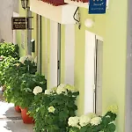 Appartamento Kala De Flores With Balcony And Šibenik