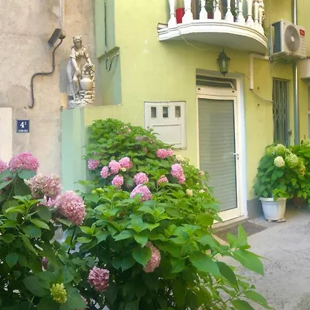 Kala De Flores With Balcony And