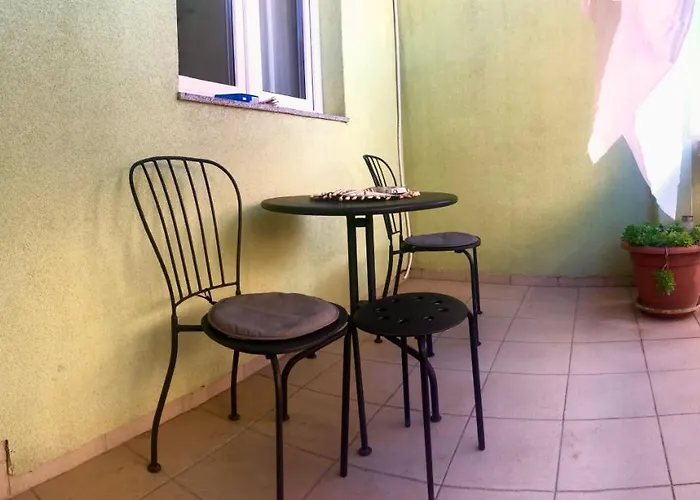 Kala De Flores With Balcony And 시베니크