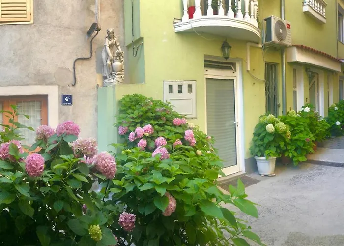 Kala De Flores With Balcony And