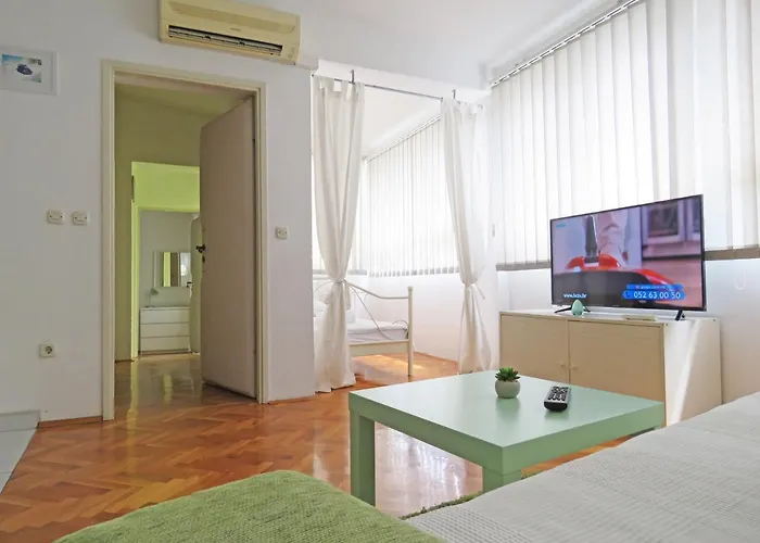 Kala De Flores With Balcony And * Szybenik